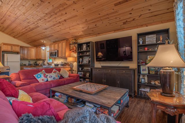 1145 Hillandale Road, Sanders, KY 41083