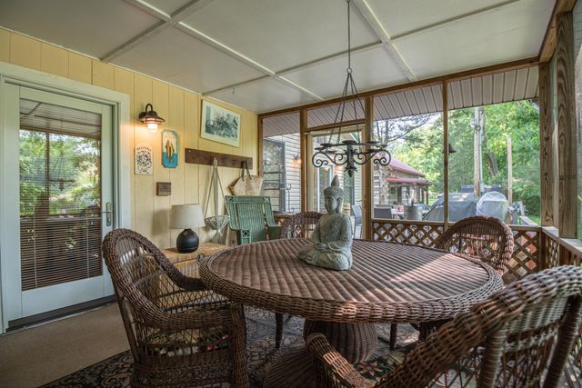 1145 Hillandale Road, Sanders, KY 41083