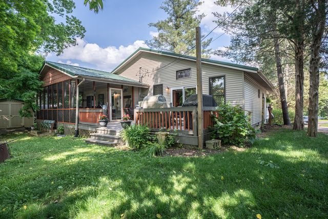 1145 Hillandale Road, Sanders, KY 41083