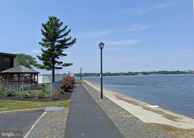 1013 HARBOUR DR, Palmyra, NJ 08065