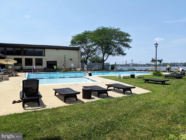1013 HARBOUR DR, Palmyra, NJ 08065