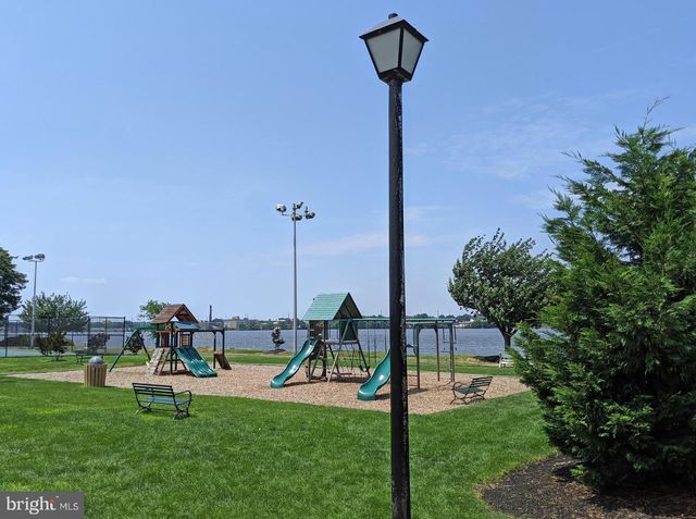 1013 HARBOUR DR, Palmyra, NJ 08065