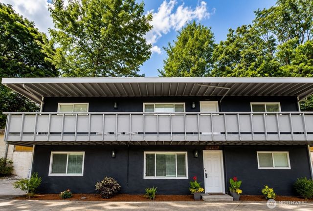 10417 Aqua Way S, Seattle, WA 98168