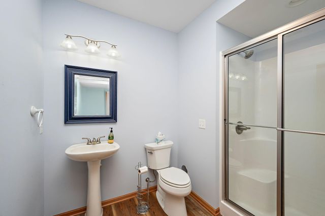 1598 Summit Shores Circle, Burnsville, MN 55306