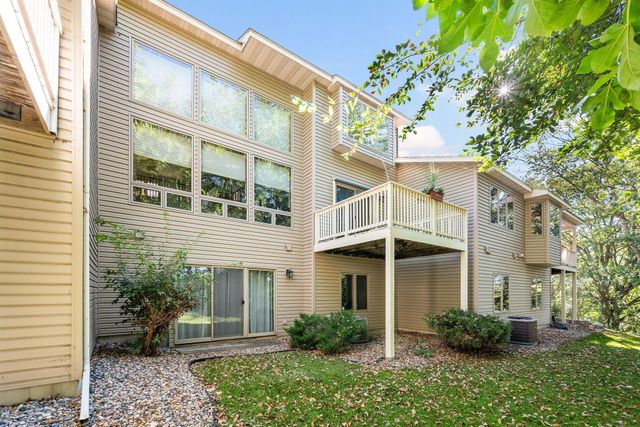 1598 Summit Shores Circle, Burnsville, MN 55306