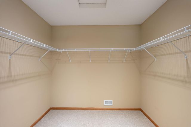 1598 Summit Shores Circle, Burnsville, MN 55306