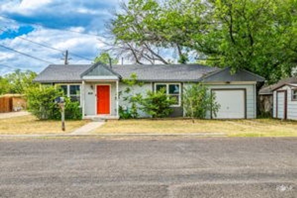 Image 2 of property listing at 610 Ave L, San Angelo, TX 76901