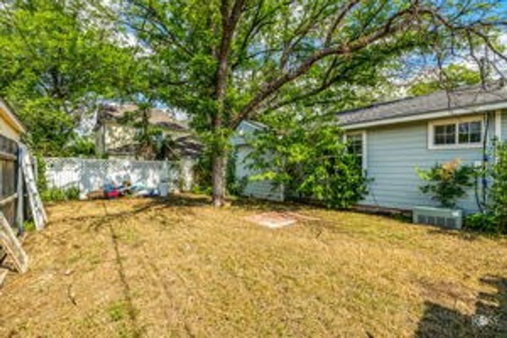 Image 21 of property listing at 610 Ave L, San Angelo, TX 76901