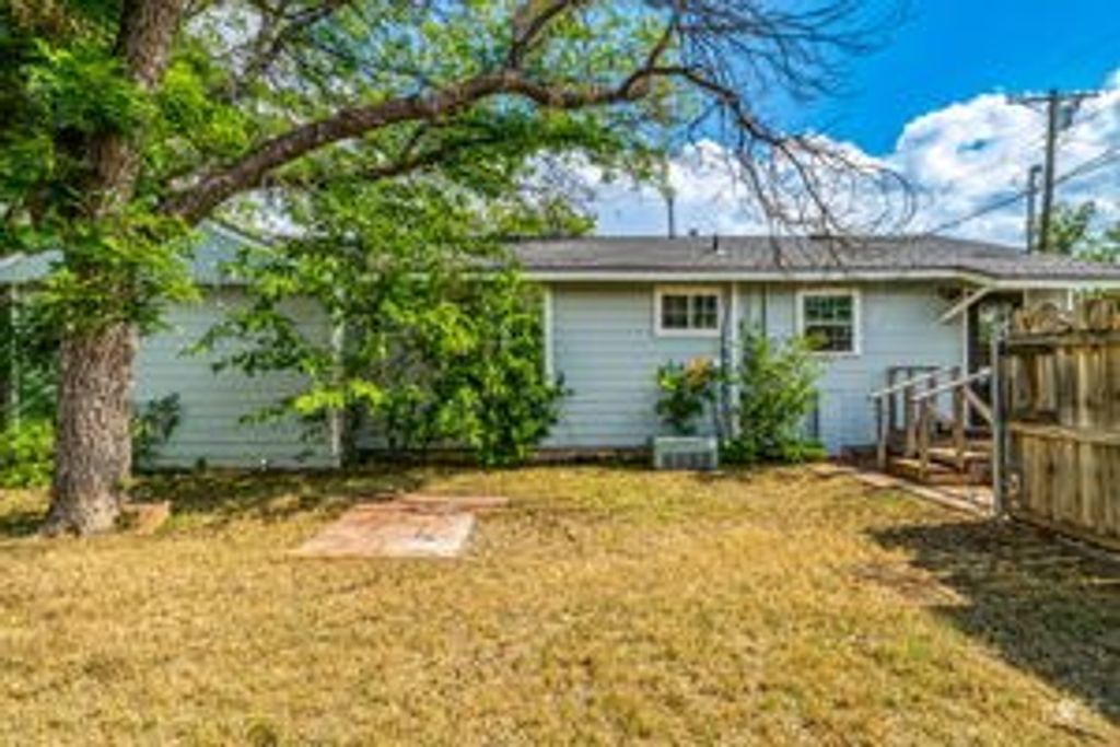 Image 23 of property listing at 610 Ave L, San Angelo, TX 76901