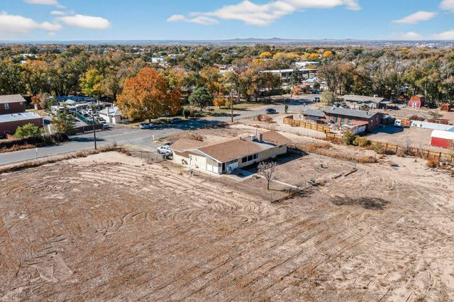 221 Homeland Road NW, Albuquerque, NM 87114