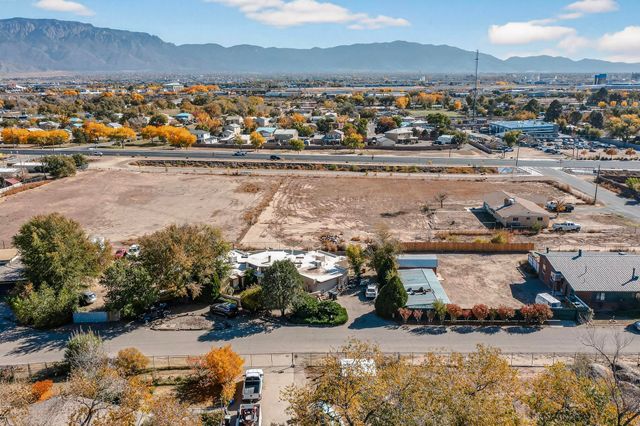 221 Homeland Road NW, Albuquerque, NM 87114