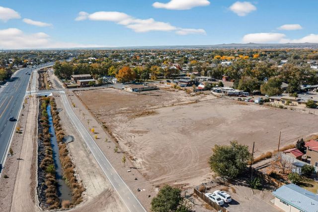 221 Homeland Road NW, Albuquerque, NM 87114