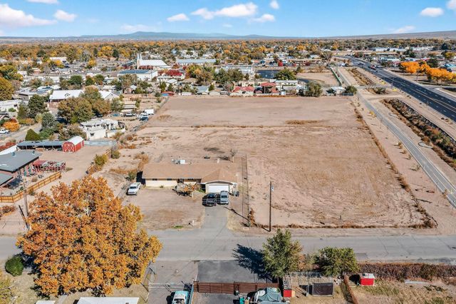 221 Homeland Road NW, Albuquerque, NM 87114