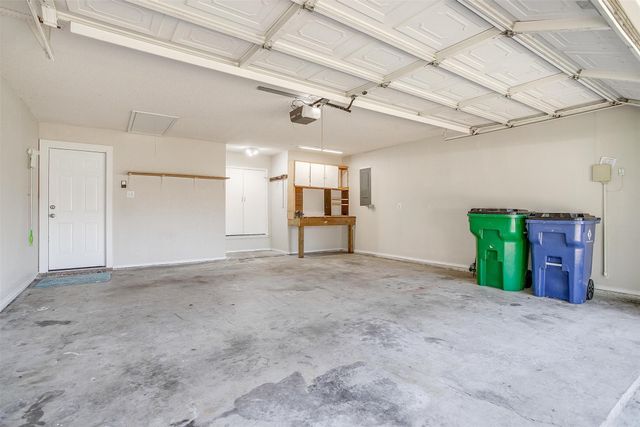 555 Meadowbrook Drive, Burleson, TX 76028