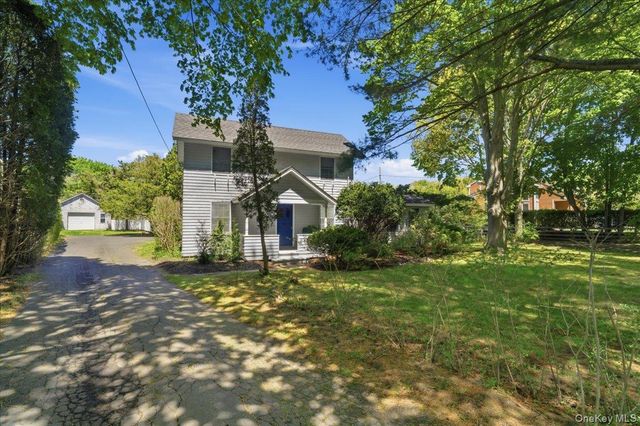 71 Montauk Highway, Quogue, NY 11959