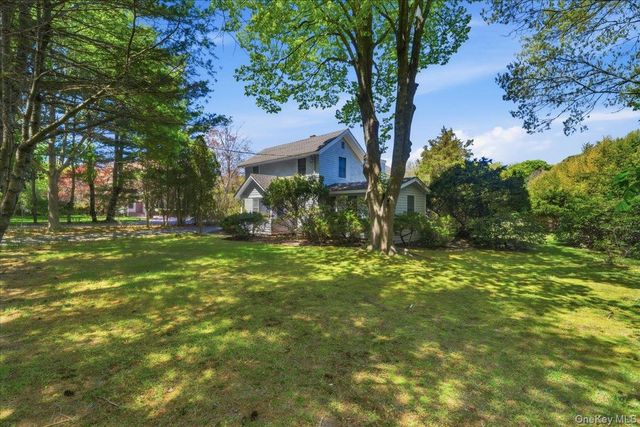 71 Montauk Highway, Quogue, NY 11959