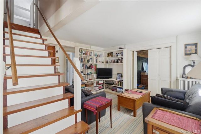71 Montauk Highway, Quogue, NY 11959