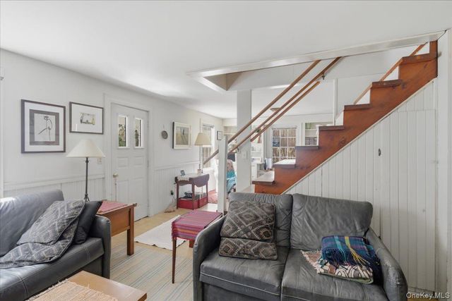 71 Montauk Highway, Quogue, NY 11959