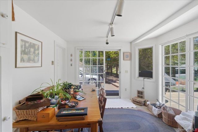 71 Montauk Highway, Quogue, NY 11959