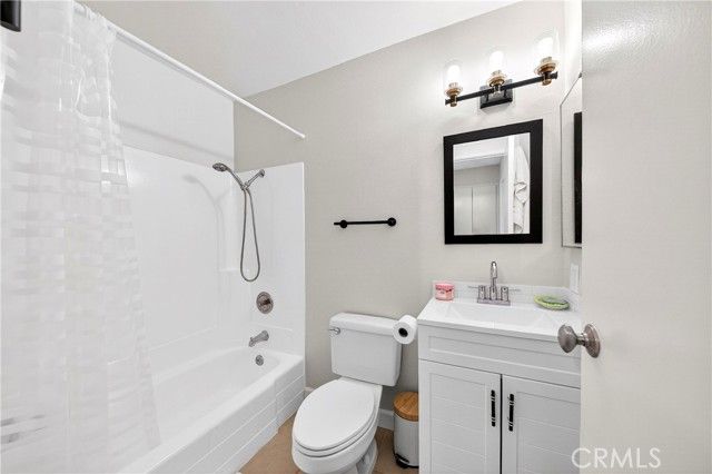 1525 Walnut Leaf 211, Walnut, CA 91789