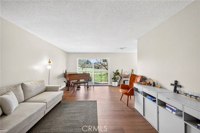 1525 Walnut Leaf 211, Walnut, CA 91789