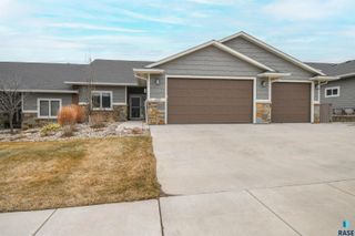 200 N Pine Lake Dr Drive, Sioux Falls, SD 57110