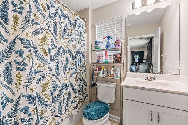 1043 LAUREL VALLEY Drive, Orange Park, FL 32065