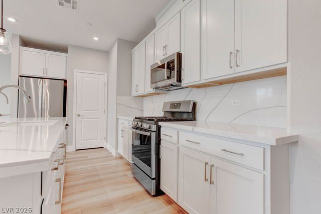 646 Infinity Ridge Street, Las Vegas, NV 89138