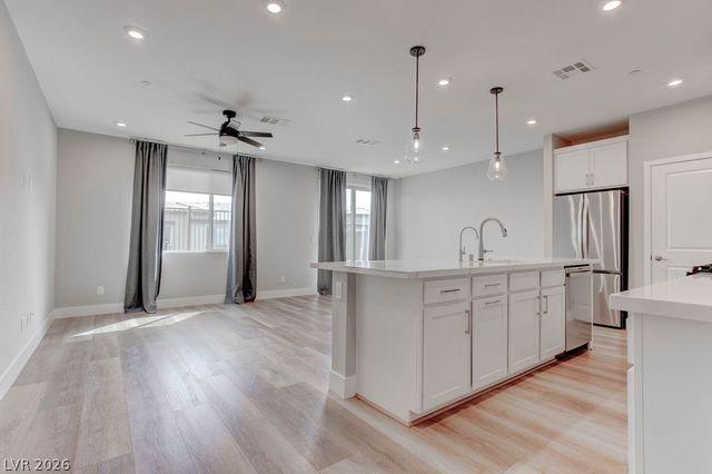 646 Infinity Ridge Street, Las Vegas, NV 89138