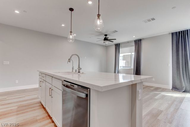 646 Infinity Ridge Street, Las Vegas, NV 89138