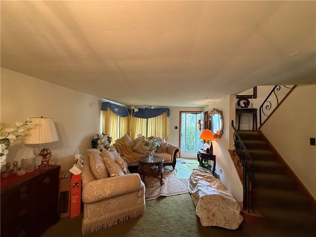 1938 Glencrest Dr, Monroeville, PA 15146