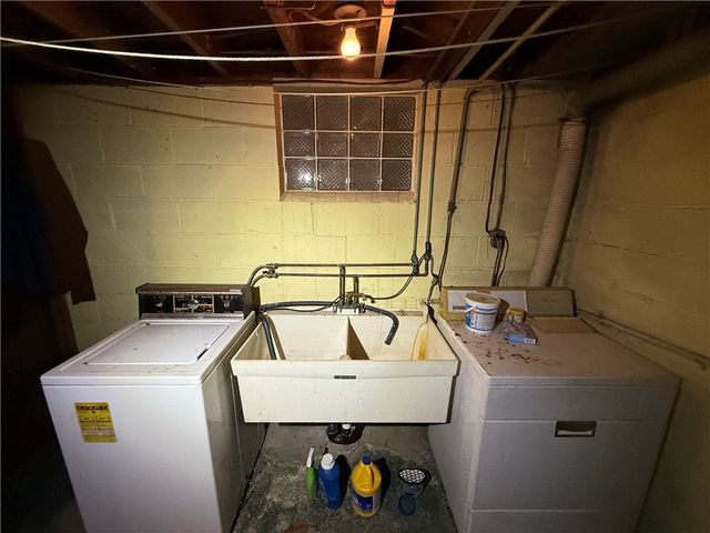 1938 Glencrest Dr, Monroeville, PA 15146