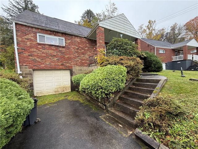 1938 Glencrest Dr, Monroeville, PA 15146