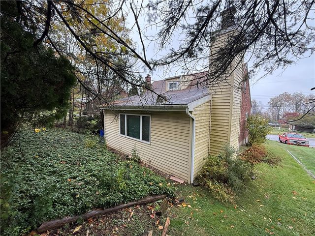 1938 Glencrest Dr, Monroeville, PA 15146