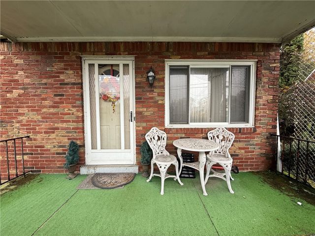 1938 Glencrest Dr, Monroeville, PA 15146