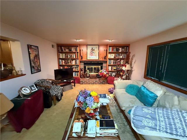 1938 Glencrest Dr, Monroeville, PA 15146