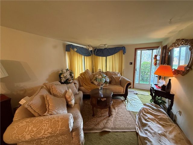 1938 Glencrest Dr, Monroeville, PA 15146