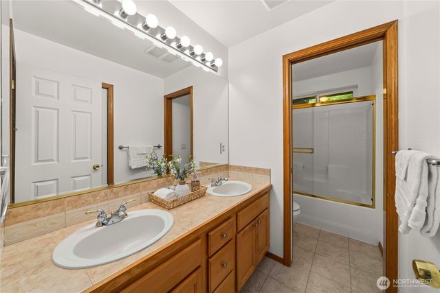 27116 117th Place SE, Kent, WA 98030