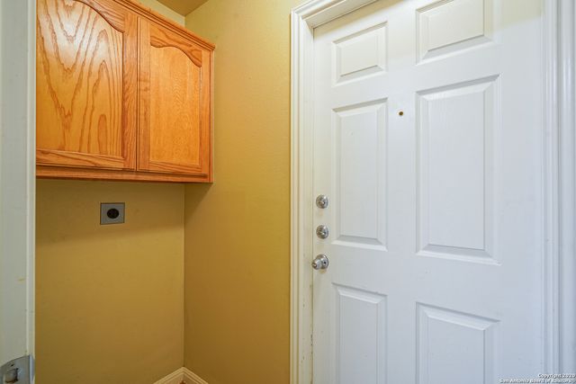 1045 MISTY ACRES DR, New Braunfels, TX 78130