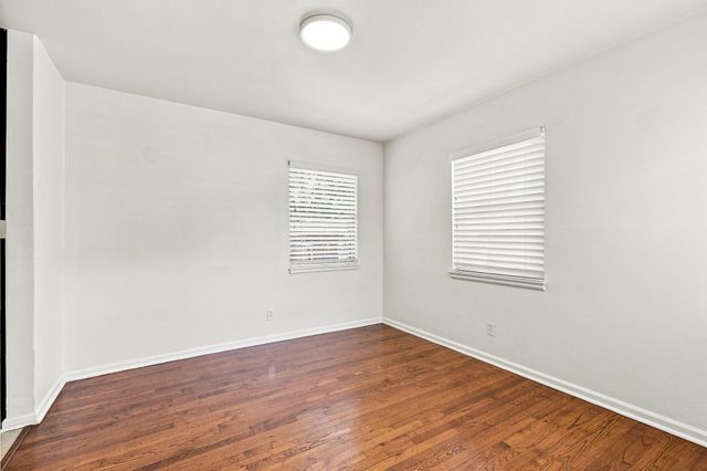 2759 Avon Street, Dallas, TX 75211