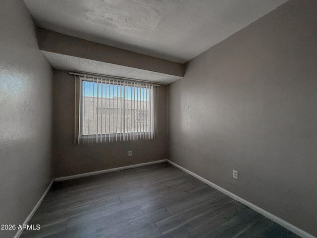 3955 W WONDERVIEW Road, Phoenix, AZ 85019