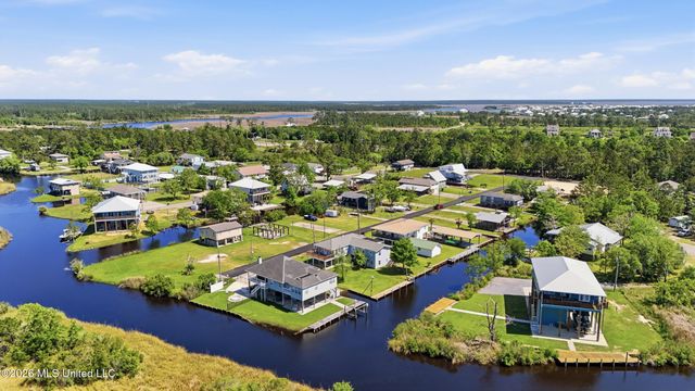 5057 Elbrus Street, Bay Saint Louis, MS 39520