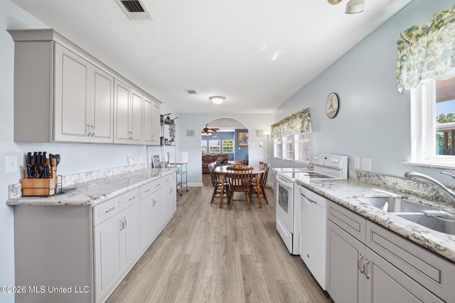 5057 Elbrus Street, Bay Saint Louis, MS 39520