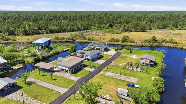 5057 Elbrus Street, Bay Saint Louis, MS 39520