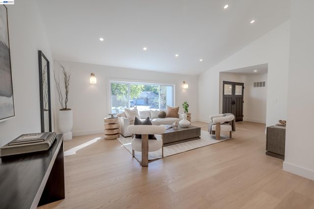 205 Sabina Ct, Danville, CA 94526