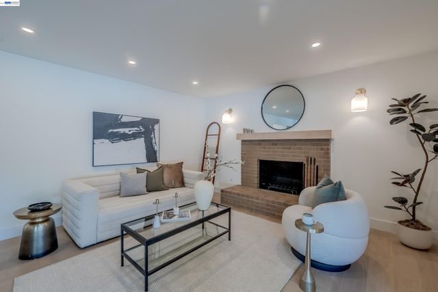 205 Sabina Ct, Danville, CA 94526