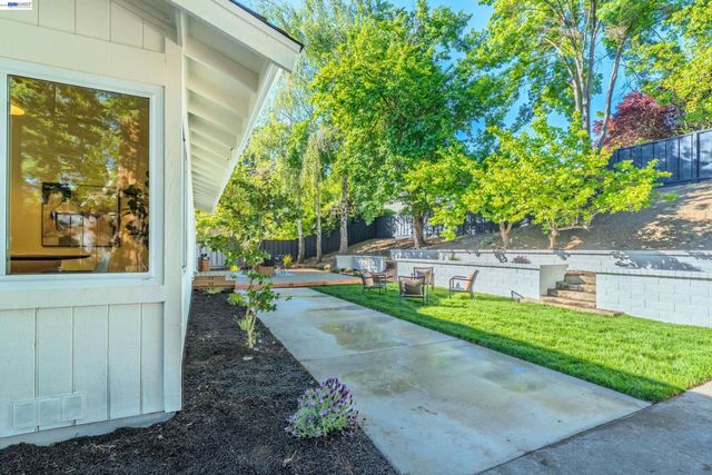 205 Sabina Ct, Danville, CA 94526