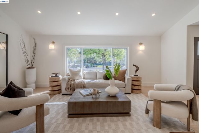 205 Sabina Ct, Danville, CA 94526