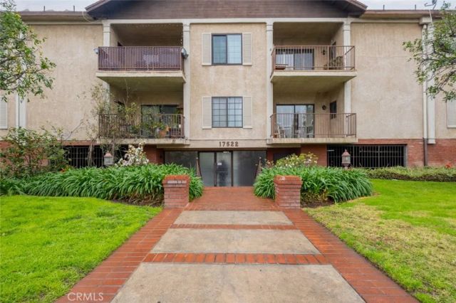 17522 Sherman Way 202, Van Nuys, CA 91406