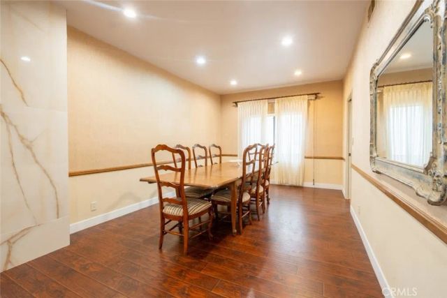 17522 Sherman Way 202, Van Nuys, CA 91406